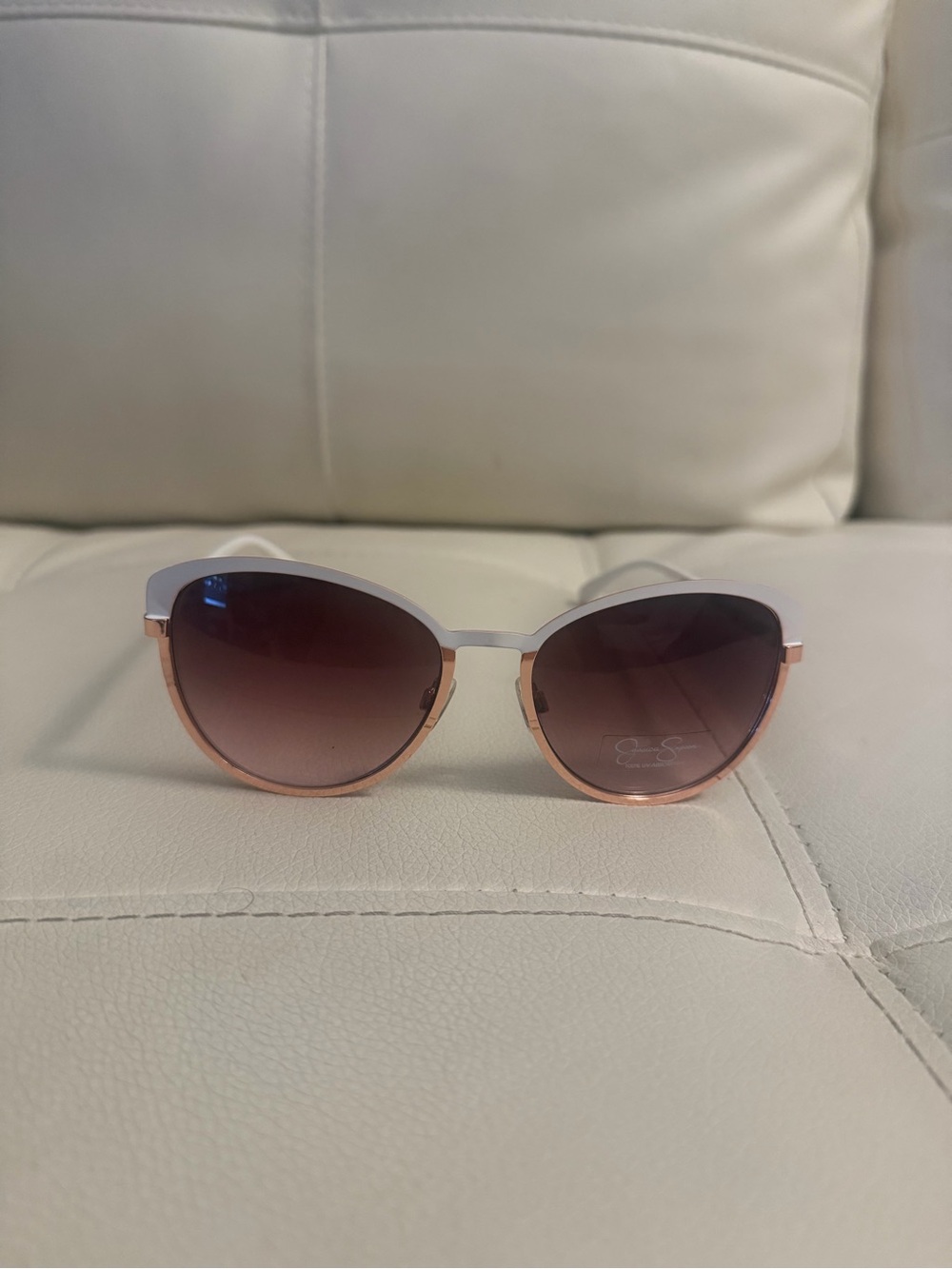 Jessica Simpson White Frame Sunglasses with Rose Gold Trim - Picture 3 of 5